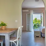 Beachfront Suites Lourdas 로우드하타