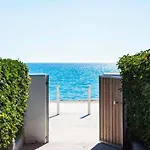 Beachfront Suites Lourdas 2* 로우드하타