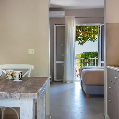 Beachfront Suites Lourdas Apart Otel Lourdata (Kefalonia)