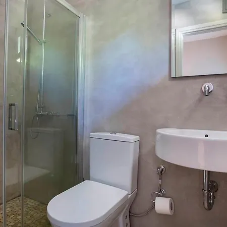 Beachfront Suites Lourdas Aparthotel 2*