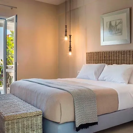 아파트호텔 Beachfront Suites Lourdas