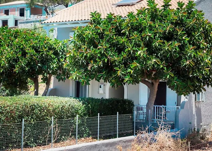 Beachfront Suites Lourdas