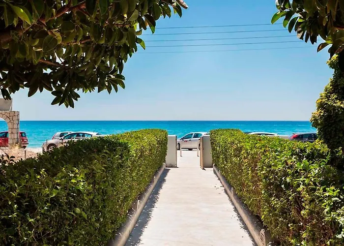 Beachfront Suites Lourdas Lejlighedshotel 2*