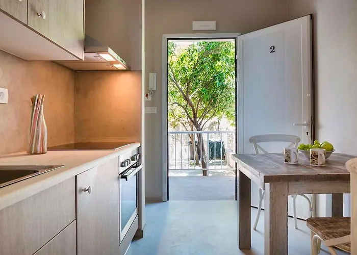 Aparthotel Beachfront Suites Lourdas 2*